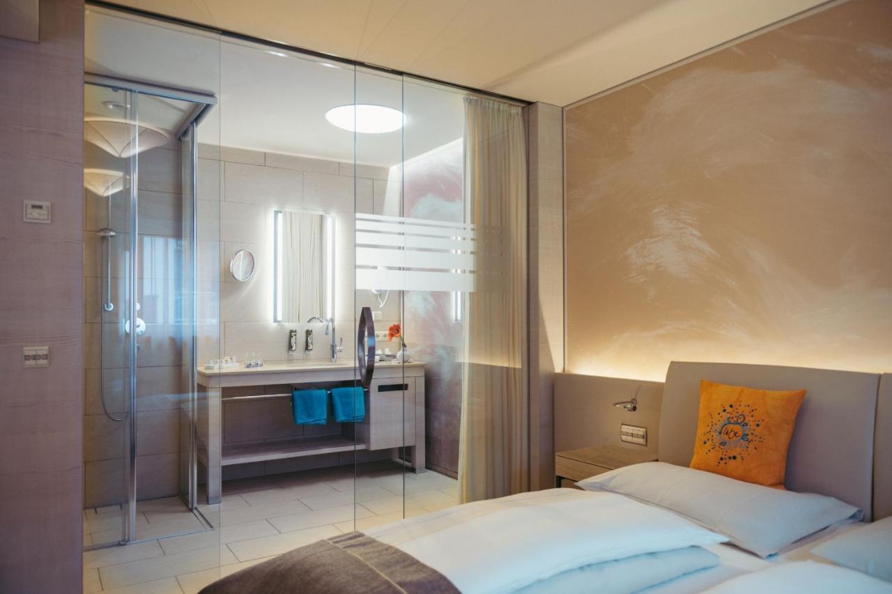 Strandhotel Am 魏森湖 外观 照片