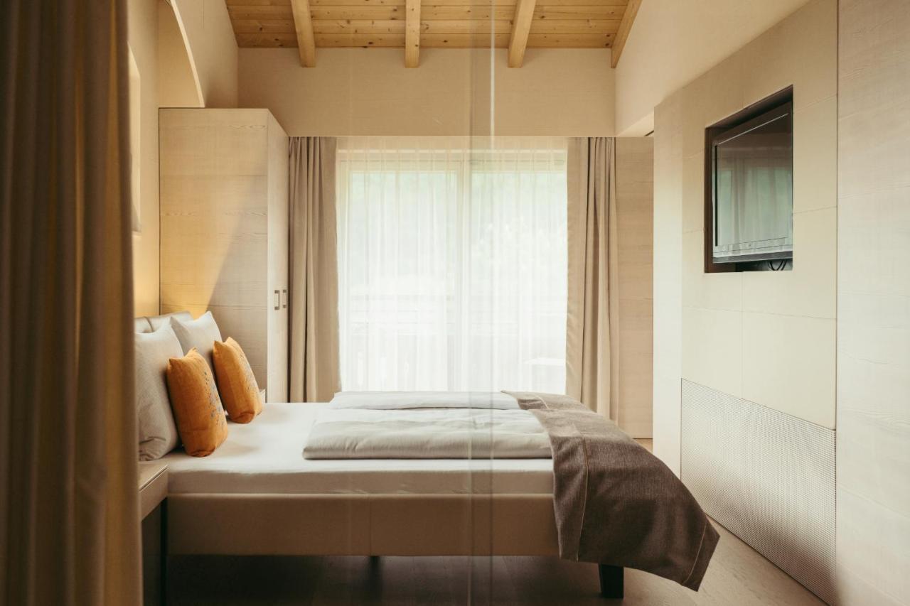 Strandhotel Am 魏森湖 外观 照片