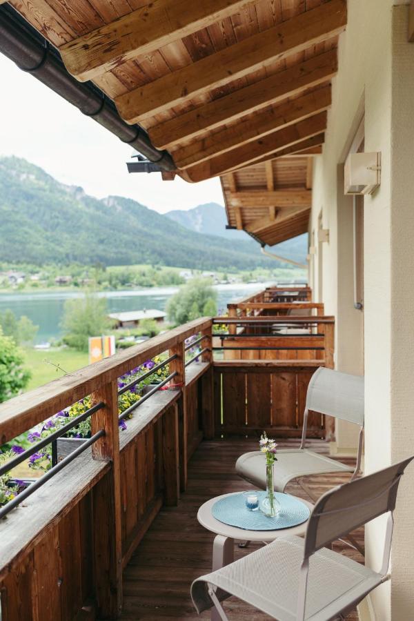 Strandhotel Am 魏森湖 外观 照片
