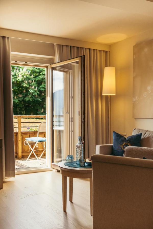 Strandhotel Am 魏森湖 外观 照片