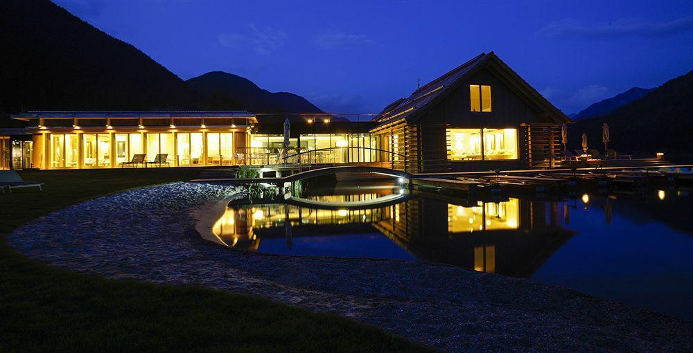 Strandhotel Am 魏森湖 外观 照片