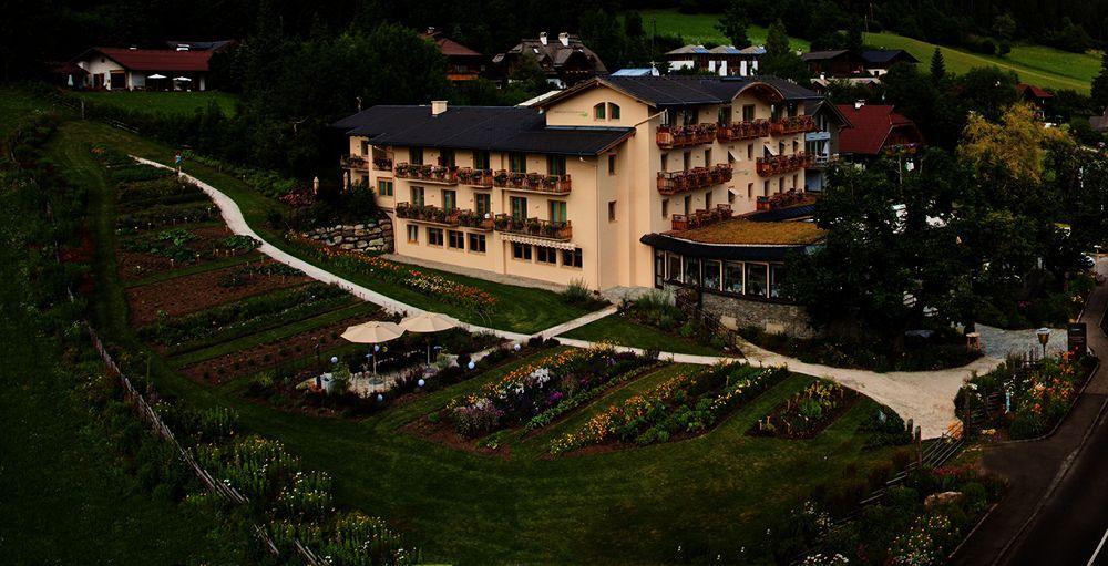 Strandhotel Am 魏森湖 外观 照片