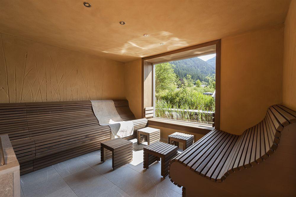 Strandhotel Am 魏森湖 外观 照片