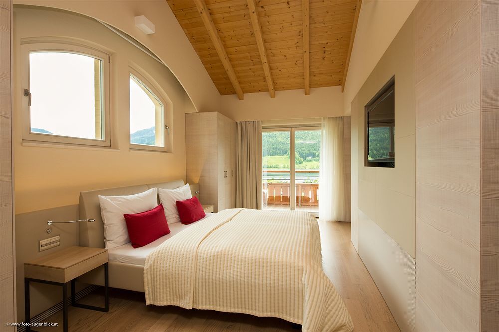 Strandhotel Am 魏森湖 外观 照片